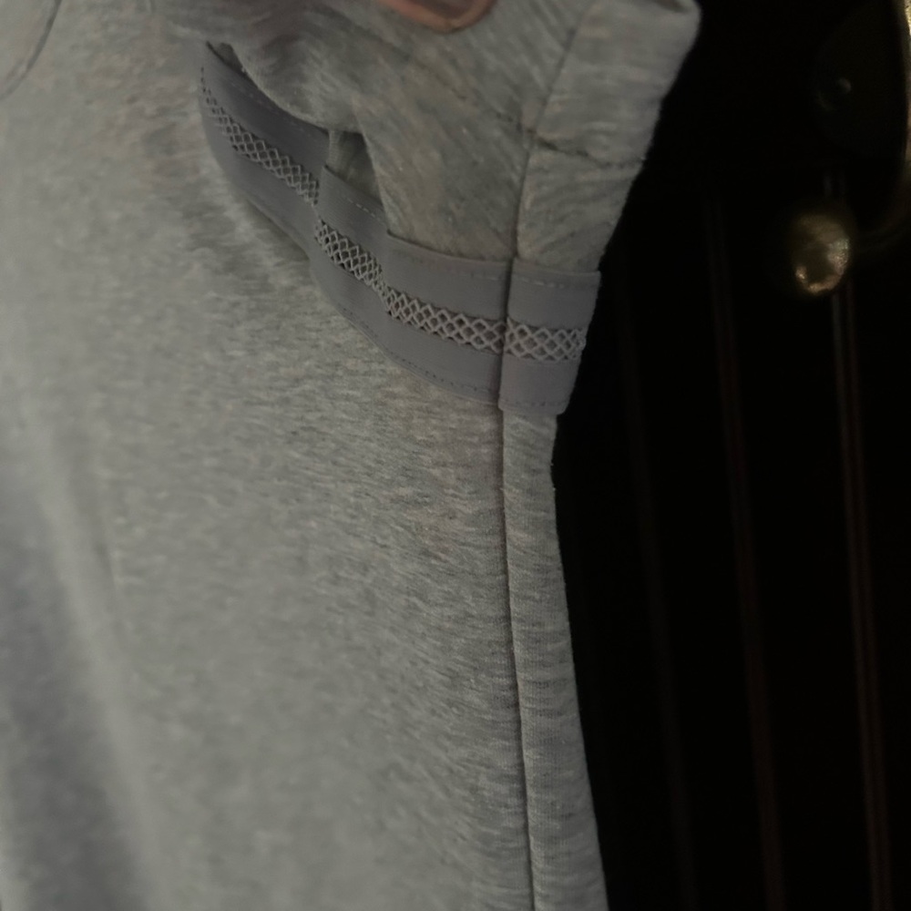 ATHLETA Gray Short Sleeve Crew Neck T-Shirt Athletic Dress Athleisure Preppy | M - Picture 6 of 16